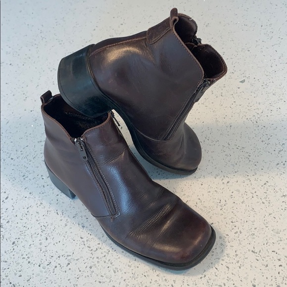 La CANADIENNE Shoes - La Canadienne Chocolate Winter Ankle Boots